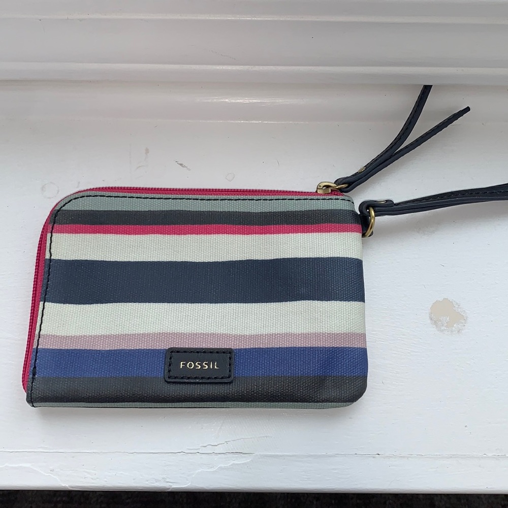 Fossil wristlet